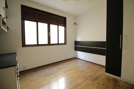Casa de condomínio para alugar com 330m², 4 quartos e 1 vaga Suíte 3