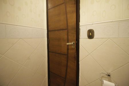 Casa de condomínio para alugar com 330m², 4 quartos e 1 vagaBanheiro Social