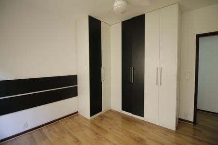 Casa de condomínio para alugar com 330m², 4 quartos e 1 vaga Suíte 3