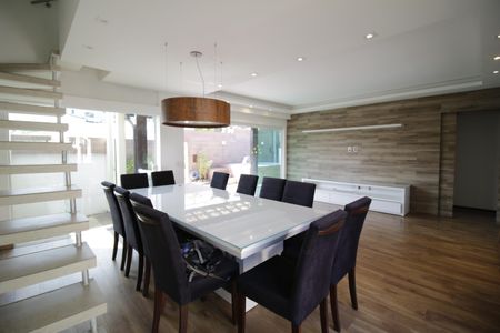 Sala de casa de condomínio para alugar com 4 quartos, 330m² em Freguesia (jacarepaguá), Rio de Janeiro