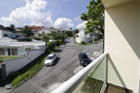 Casa de condomínio para alugar com 330m², 4 quartos e 1 vagaVaranda