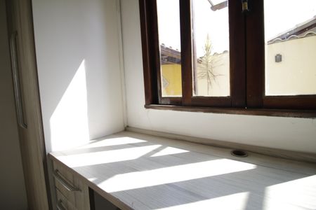 Casa de condomínio para alugar com 330m², 4 quartos e 1 vagaEscritório