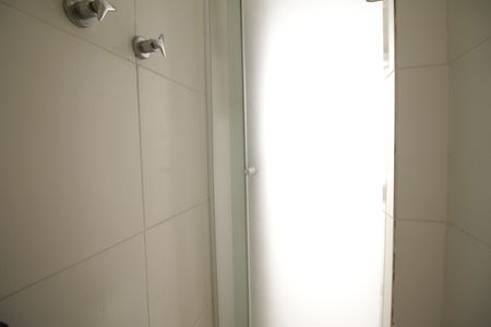 Casa de condomínio para alugar com 330m², 4 quartos e 1 vagaBanheiro do escritorio 