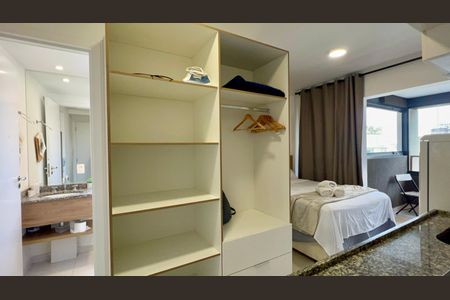 Studio à venda com 21m², 1 quarto e sem vaga Studio à venda com 21m², 1 quarto e sem vagaArmário