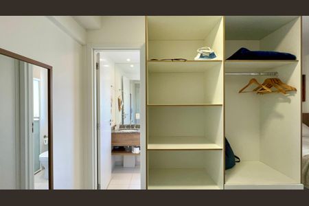 Studio à venda com 21m², 1 quarto e sem vaga Studio à venda com 21m², 1 quarto e sem vagaQuarto - Armários