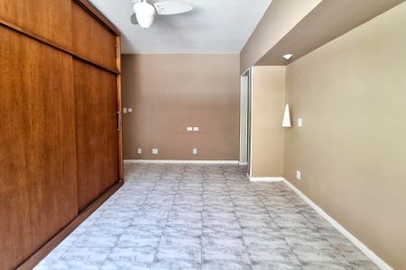 Casa de condomínio para alugar com 590m², 4 quartos e 2 vagasSuíte 1