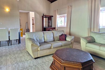 Casa de condomínio para alugar com 590m², 4 quartos e 2 vagasSala 1