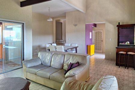 Casa de condomínio para alugar com 590m², 4 quartos e 2 vagasSala 1