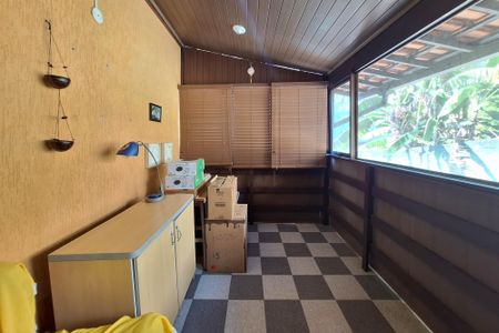 Casa de condomínio para alugar com 590m², 4 quartos e 2 vagasEscritório