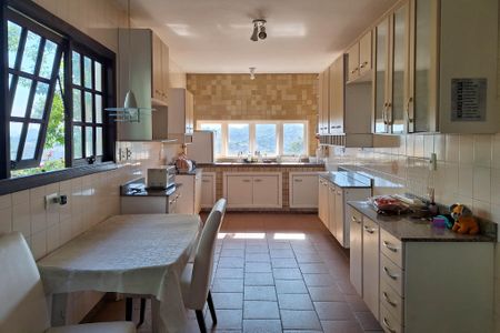 Casa de condomínio para alugar com 590m², 4 quartos e 2 vagasCozinha