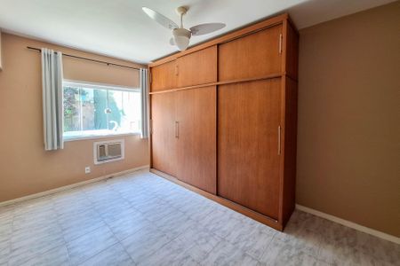 Casa de condomínio para alugar com 590m², 4 quartos e 2 vagasSuíte 1