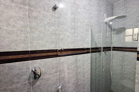 Casa de condomínio para alugar com 590m², 4 quartos e 2 vagasBanheiro da Suíte 2