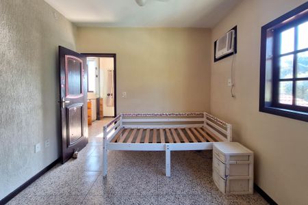 Casa de condomínio para alugar com 590m², 4 quartos e 2 vagasQuarto 1