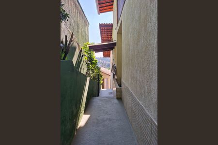 Casa de condomínio para alugar com 590m², 4 quartos e 2 vagasQuintal