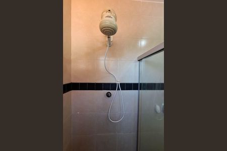 Casa de condomínio para alugar com 590m², 4 quartos e 2 vagasBanheiro Social