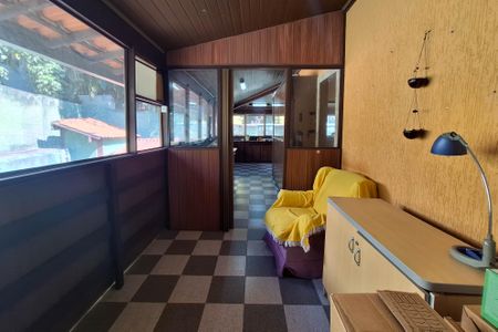 Casa de condomínio para alugar com 590m², 4 quartos e 2 vagasEscritório