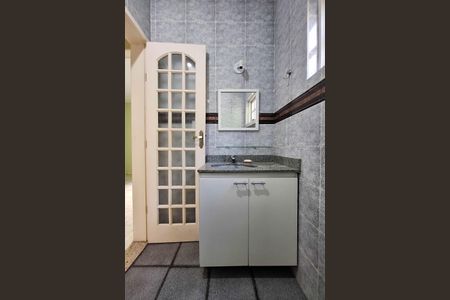 Casa de condomínio para alugar com 590m², 4 quartos e 2 vagasBanheiro da Suíte 2