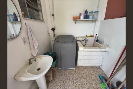 Casa à venda com 645m², 6 quartos e 5 vagas Casa à venda com 645m², 6 quartos e 5 vagasÁrea de Serviço