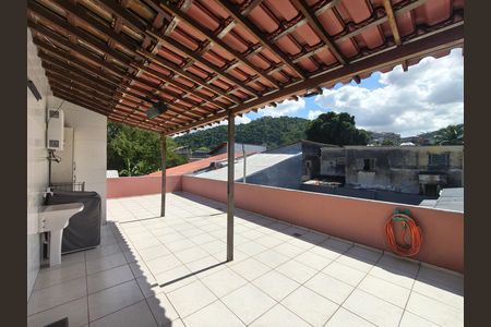 Casa à venda com 645m², 6 quartos e 5 vagas Casa à venda com 645m², 6 quartos e 5 vagasTerraço - Area de Serviço