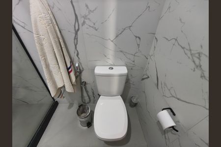 Casa à venda com 645m², 6 quartos e 5 vagas Casa à venda com 645m², 6 quartos e 5 vagasBanheiro Social