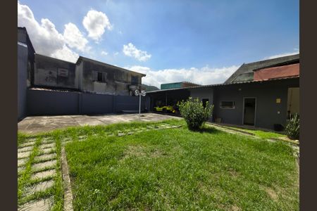 Casa à venda com 645m², 6 quartos e 5 vagas Casa à venda com 645m², 6 quartos e 5 vagasQuintal
