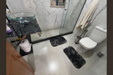 Casa à venda com 645m², 6 quartos e 5 vagas Casa à venda com 645m², 6 quartos e 5 vagasBanheiro Social