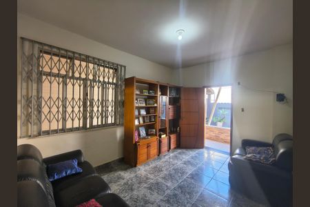 Casa à venda com 645m², 6 quartos e 5 vagas Casa à venda com 645m², 6 quartos e 5 vagasSala