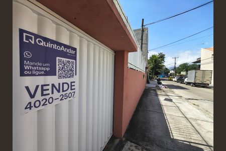 Casa à venda com 645m², 6 quartos e 5 vagas Casa à venda com 645m², 6 quartos e 5 vagasPlaca