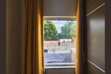 Casa à venda com 645m², 6 quartos e 5 vagas Casa à venda com 645m², 6 quartos e 5 vagasJanela - Quarto 5