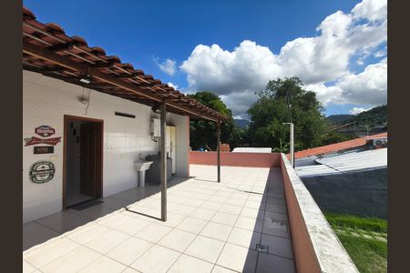 Casa à venda com 645m², 6 quartos e 5 vagas Casa à venda com 645m², 6 quartos e 5 vagasTerraço - Area de Serviço