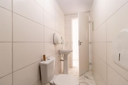 Casa para alugar com 150m², 5 quartos e 4 vagas Casa para alugar com 150m², 5 quartos e 4 vagasBanheiro Social