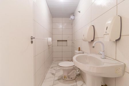 Casa para alugar com 150m², 5 quartos e 4 vagas Casa para alugar com 150m², 5 quartos e 4 vagasBanheiro Social