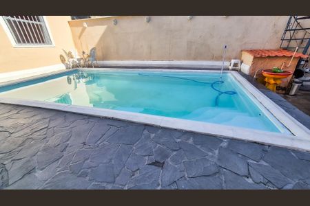 Casa à venda com 226m², 4 quartos e 2 vagasPiscina 