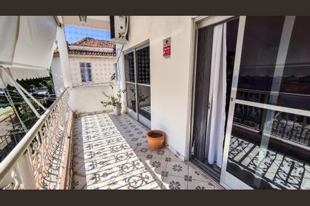 Casa à venda com 226m², 4 quartos e 2 vagasVaranda 2º Andar