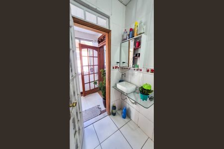 Casa à venda com 226m², 4 quartos e 2 vagasBanheiro Social 