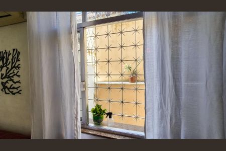 Casa à venda com 226m², 4 quartos e 2 vagassala