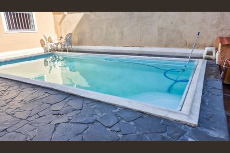 Casa à venda com 226m², 4 quartos e 2 vagasPiscina