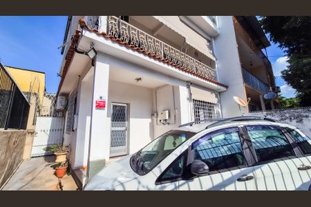 Casa à venda com 226m², 4 quartos e 2 vagasGaragem - lateral da Casa 