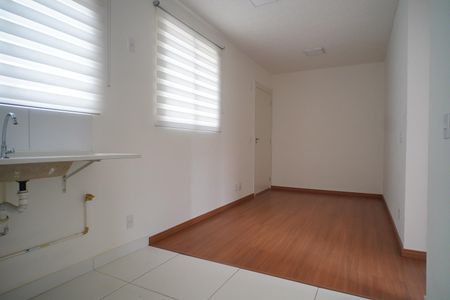 Cozinha  de apartamento para alugar com 2 quartos, 42m² em Rubem Berta, Porto Alegre