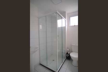 Banheiro  de apartamento para alugar com 2 quartos, 42m² em Rubem Berta, Porto Alegre