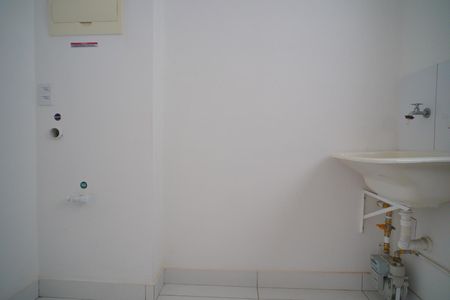 Área de serviço  de apartamento para alugar com 2 quartos, 42m² em Rubem Berta, Porto Alegre