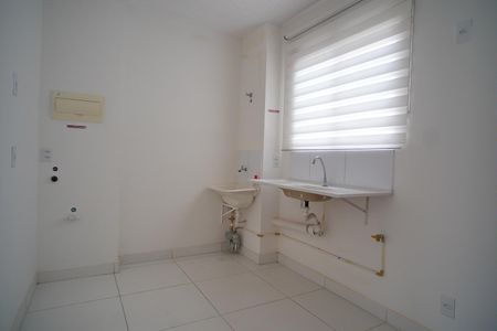 Cozinha  de apartamento para alugar com 2 quartos, 42m² em Rubem Berta, Porto Alegre