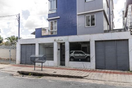 Apartamento para alugar com 95m², 3 quartos e 4 vagas Apartamento para alugar com 95m², 3 quartos e 4 vagasFachada