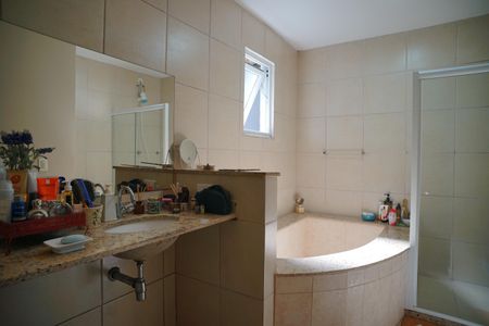 Casa à venda com 100m², 3 quartos e 2 vagasBanheiro do Quarto 3