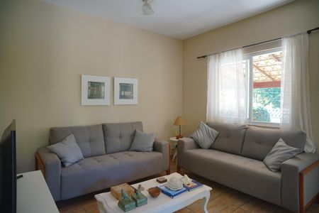 Casa à venda com 100m², 3 quartos e 2 vagasSala