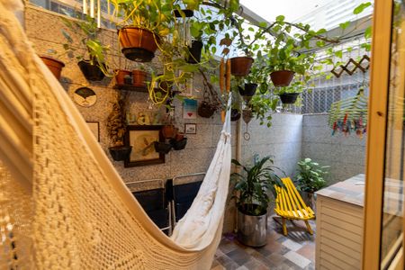 Quintal de apartamento à venda com 1 quarto, 71m² em Centro Histórico, Porto Alegre