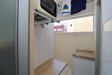 Apartamento para alugar com 75m², 3 quartos e 1 vagaÁrea de Serviço