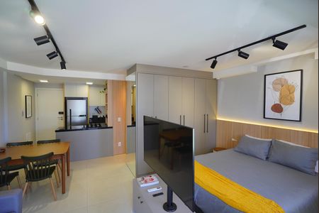 Sala - quarto de kitnet/studio para alugar com 1 quarto, 43m² em Jardim Atlântico, Florianópolis