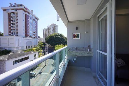 Varanda de kitnet/studio para alugar com 1 quarto, 43m² em Jardim Atlântico, Florianópolis