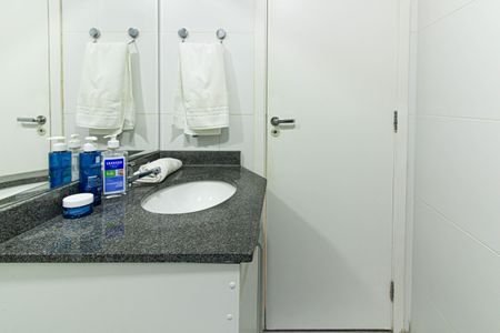 Apartamento à venda com 35m², 2 quartos e sem vaga Apartamento à venda com 35m², 2 quartos e sem vagaBanheiro
